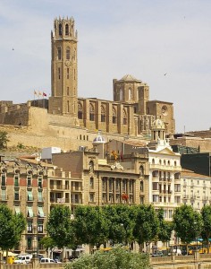 Lleida_-_La_Seu_Vella_(des_de_Cappont)detalle